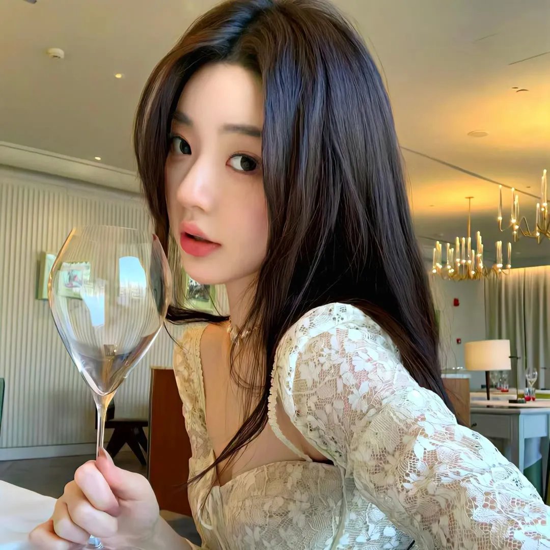 黑影窥窗